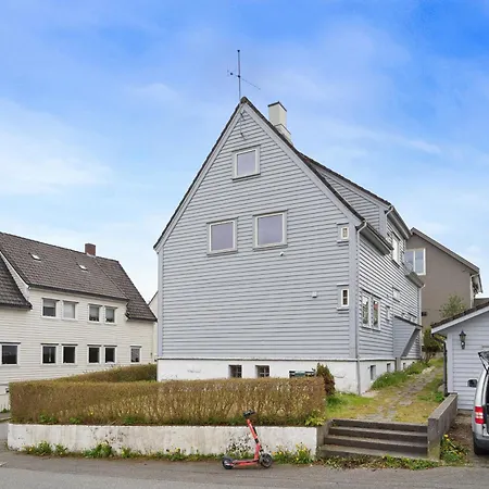 Peaceful Valand - Newly Renovated Apartament