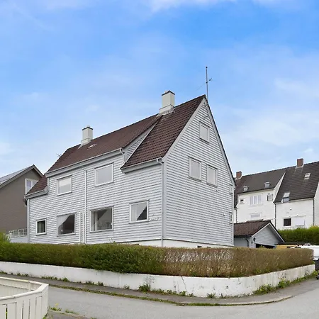 Peaceful Valand - Newly Renovated Apartament *
